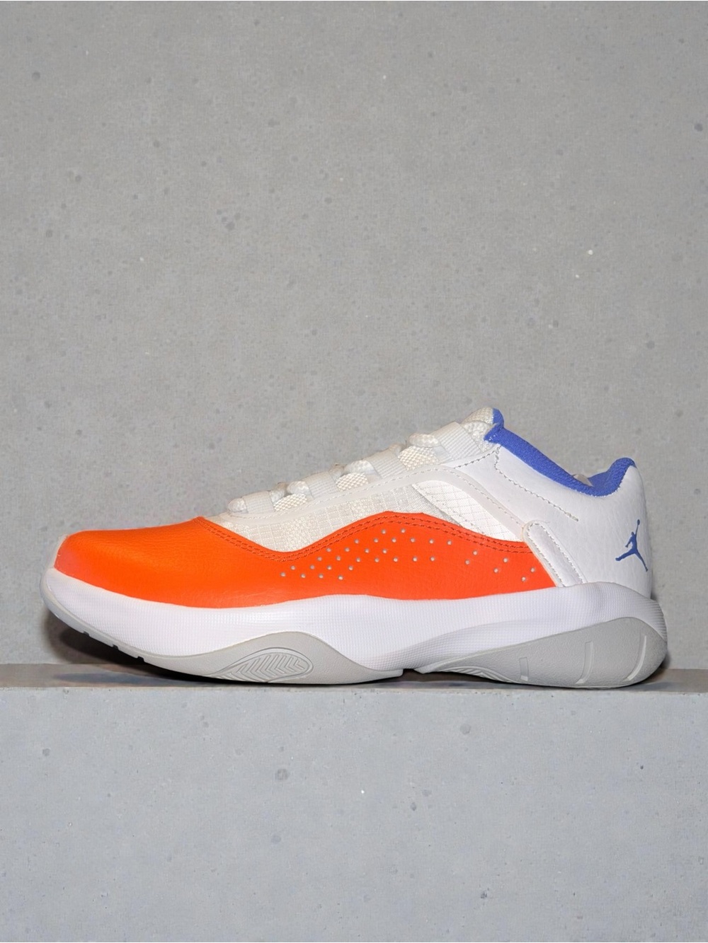 Air Jordan 11 CMFT Low (GS) "White Safety Orange Hyper Royal" "Wheaties/"Knicks"
